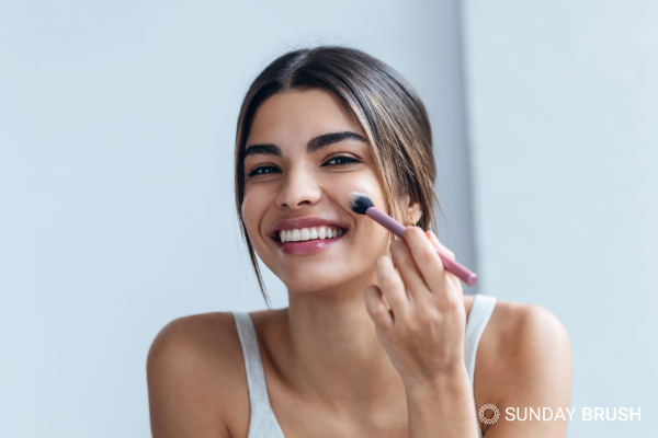Make-up en zonnebrand - Sunday Brush